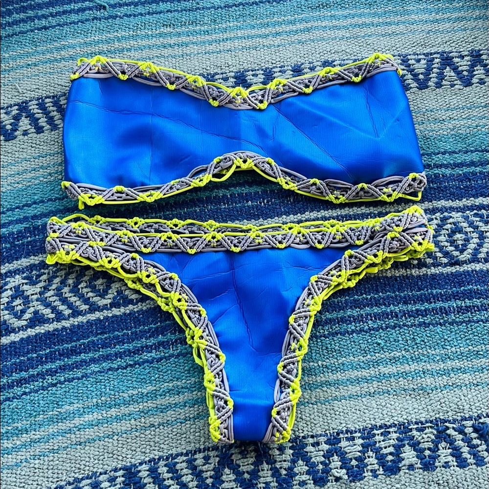 Indah bikini
